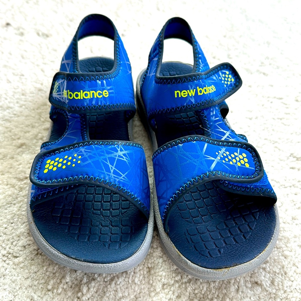 NWT NEW BALANCE KIDS SPORT SANDAL, youth size 4